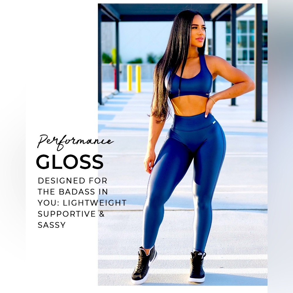SOLD ON Ⓜ️…….NWT Bombshell Sportswear Blue Gloss Leggings